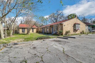6815 Beachwood St in Houston, TX - Building Photo