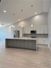 6637 Vancouver Ln in Naples, FL - Building Photo - Building Photo