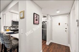 3245 Rio Dr in Falls Church, VA - Foto de edificio - Building Photo