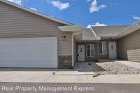 2229 S Ellis Rd in Sioux Falls, SD - Foto de edificio - Building Photo