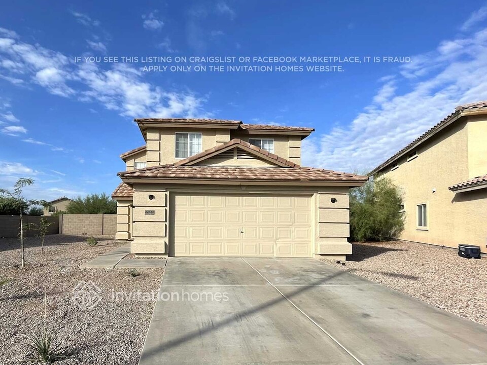 22388 W La Vista Cir in Buckeye, AZ - Building Photo