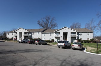 Villages of Gallatin II in Gallatin, TN - Building Photo - Building Photo