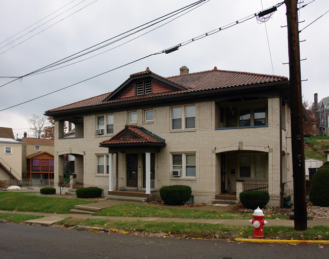 25 Jamaica Ave in Pittsburgh, PA - Foto de edificio - Building Photo