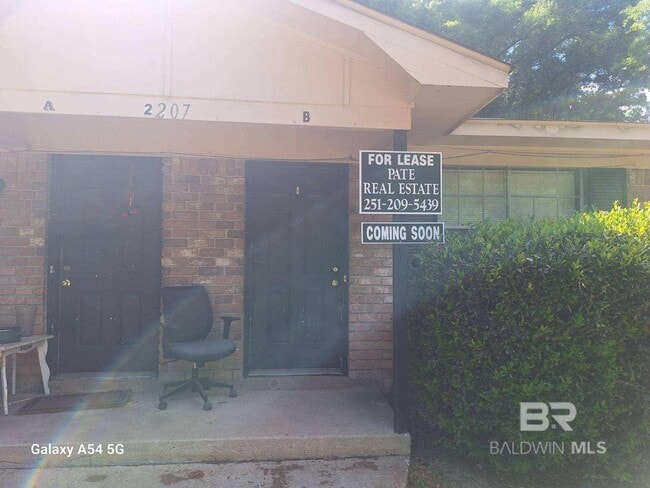 2207 Wolf Ridge Rd in Mobile, AL - Building Photo - Building Photo