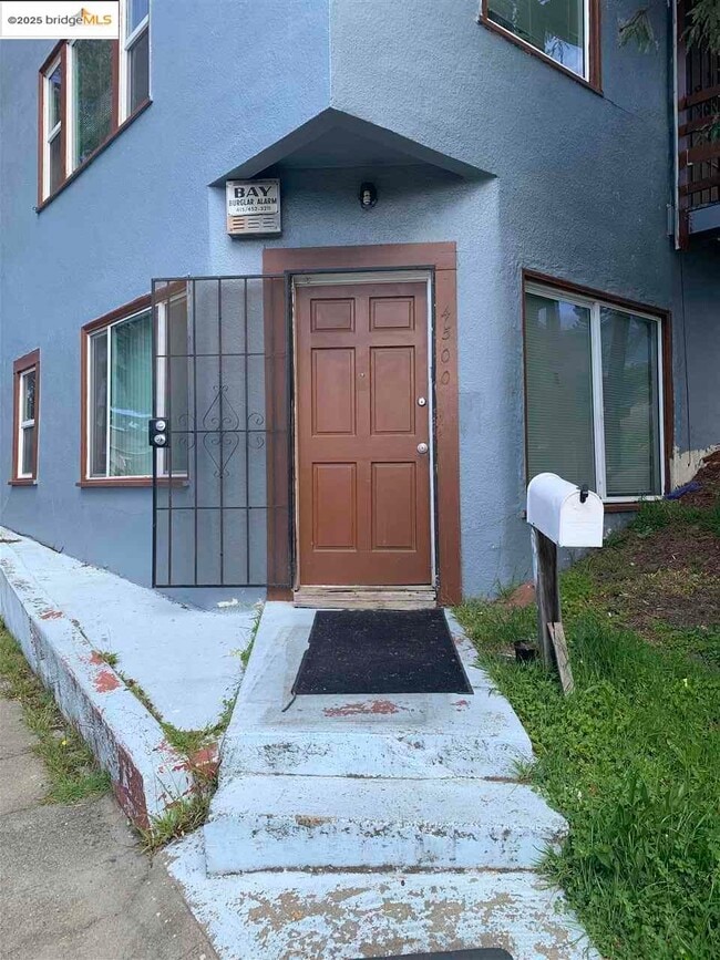 4500 San Carlos Ave in Oakland, CA - Building Photo - Building Photo