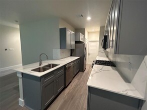 5718 Harbrook Dr in Houston, TX - Building Photo - Building Photo