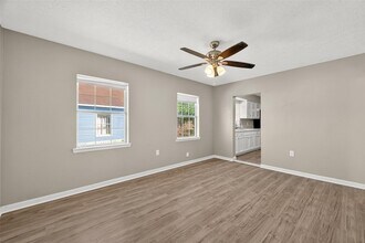 2313 35th Ave N in Texas City, TX - Building Photo - Building Photo