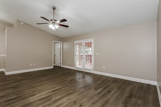 1608 Twin Oak Dr W in Middleburg, FL - Building Photo - Building Photo