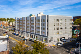 Eden Gardens in Jersey City, NJ - Foto de edificio - Building Photo