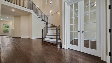 4518 Holt St in Bellaire, TX - Building Photo - Building Photo