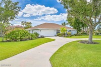 28211 Winthrop Cir in Bonita Springs, FL - Building Photo - Building Photo