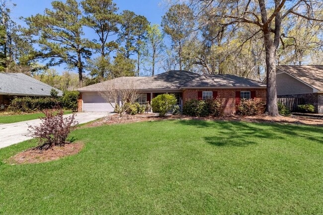 406 Miner Dr in Richmond Hill, GA - Building Photo - Building Photo