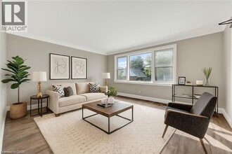 102 Sydney St N in Kitchener, ON - Building Photo - Building Photo