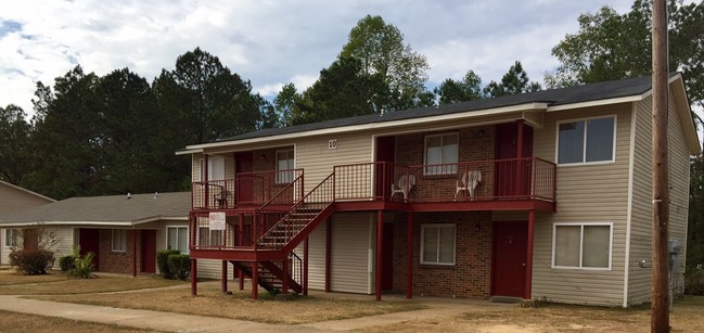 Pinewood Apartments in Camden, AL - Foto de edificio - Building Photo