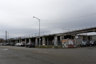 Red Star Apartments in Oakland, CA - Building Photo - Building Photo