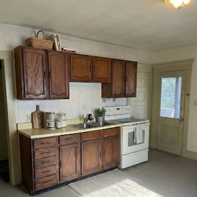 property at 723-723 1/2 South St