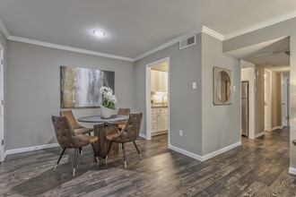 The Fountains Apartments in Dallas, TX - Building Photo - Interior Photo