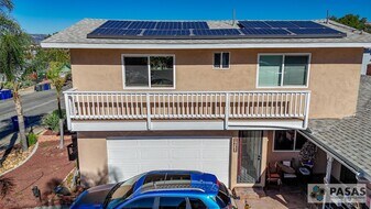 8639 Via Del Luz in El Cajon, CA - Building Photo