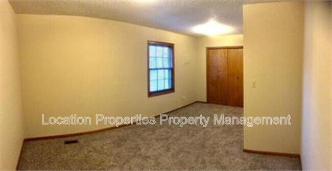 324 Northwood Ln in Lawrence, KS - Building Photo - Building Photo