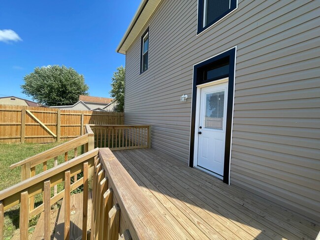 7855 East St in Adamsville, OH - Building Photo - Building Photo