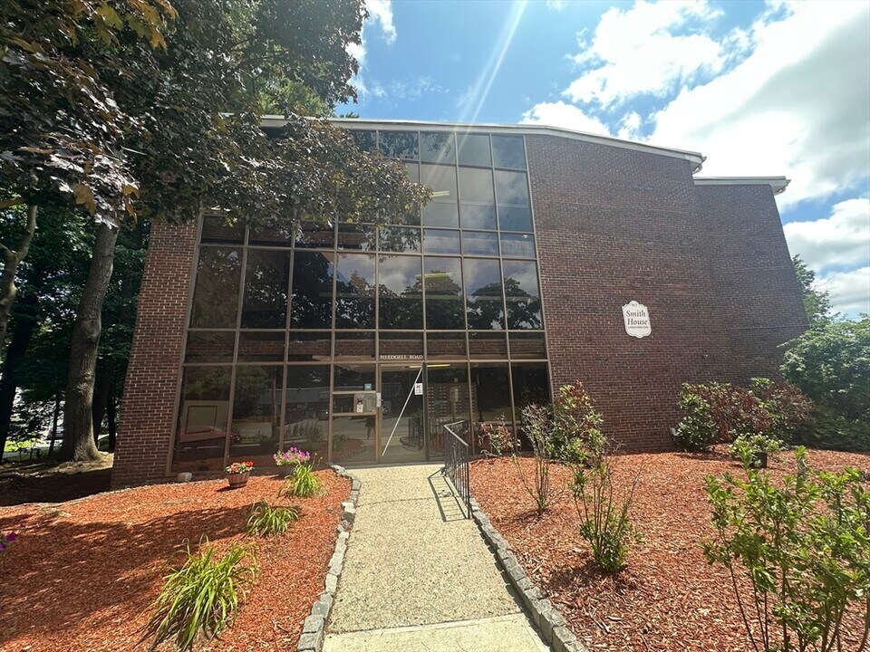915 Edgell Rd in Framingham, MA - Building Photo
