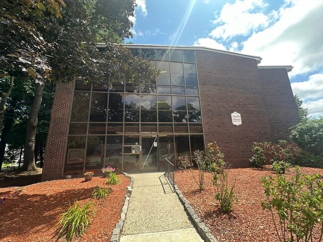 property at 915 Edgell Rd