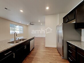 12404 83rd Ave E in South Hill, WA - Foto de edificio - Building Photo