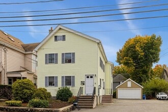 33 Salem St, Unit #1 in Wakefield, MA - Building Photo - Building Photo