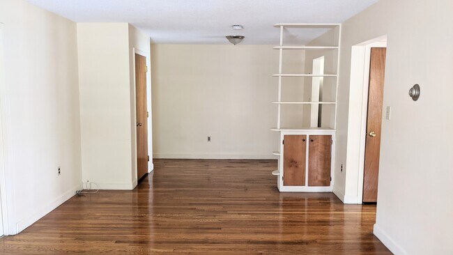 26 Grove St, Unit 6 in Arlington, MA - Foto de edificio - Building Photo