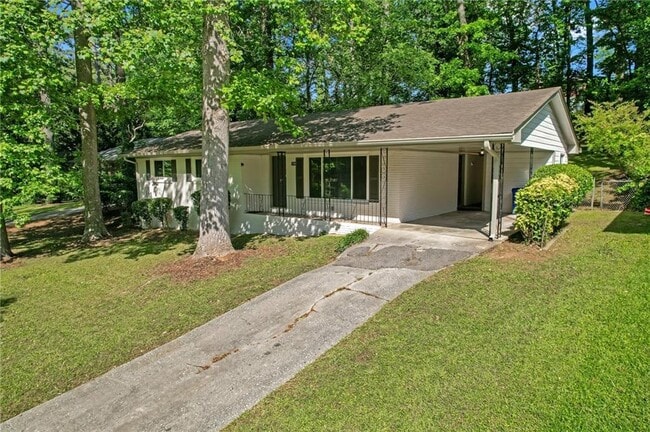 property at 2740 Pasco Ln SE