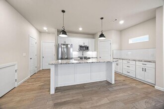 1721 W Whitney Ln in Rogers, AR - Foto de edificio - Building Photo