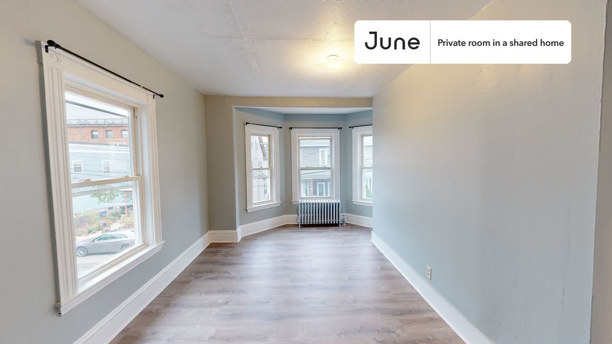 Private bedroom in 7 bed/2 bath Home in Boston, MA - Building Photo