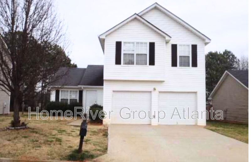 3010 Stonebridge Creek Dr in Lithonia, GA - Building Photo