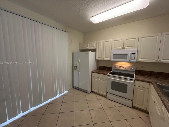 1924 Alamanda Way in Riviera Beach, FL - Building Photo - Building Photo