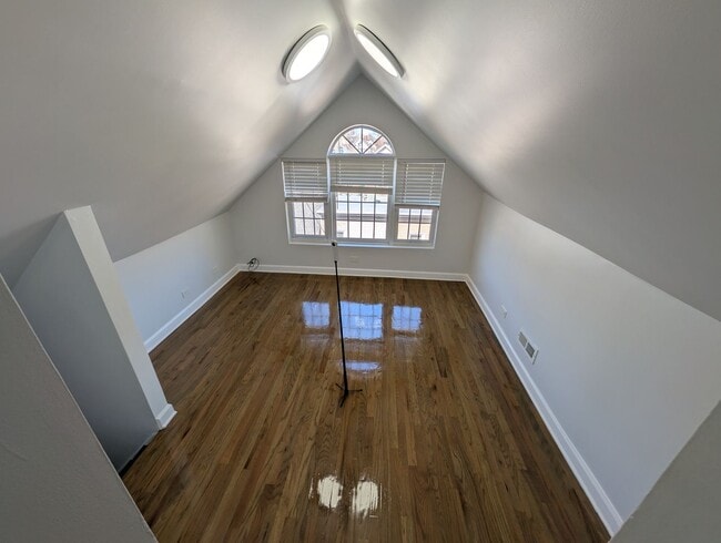 2434 W Moffat St in Chicago, IL - Building Photo - Building Photo