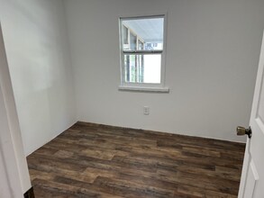 3475 Populatic St in Mims, FL - Building Photo - Building Photo