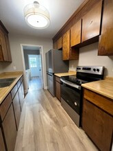 507b W McElhaney Rd in Taylors, SC - Building Photo - Building Photo