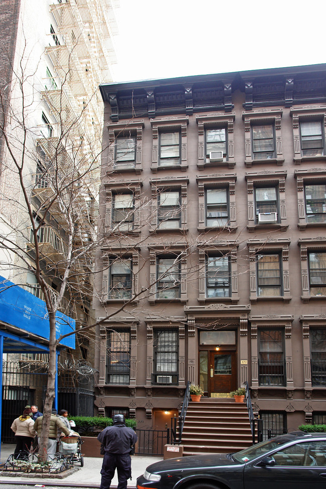 171 W 73rd St in New York, NY - Building Photo - Building Photo