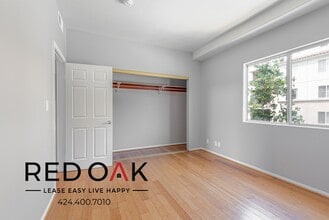 2463 Sawtelle Blvd, Unit 203 in Los Angeles, CA - Foto de edificio - Building Photo