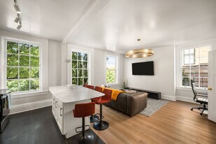 1326 Broadway in Cincinnati, OH - Building Photo