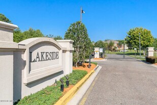 6824 Lake Mist Ln in Jacksonville, FL - Building Photo