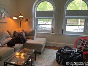 1563 Beacon St, Unit 2 in Brookline, MA - Building Photo - Building Photo
