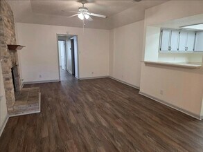 12302 Los Indios Trail, Unit A in Austin, TX - Building Photo - Building Photo