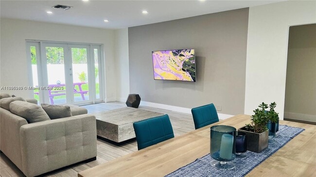 911 N 14th Ave in Hollywood, FL - Building Photo - Building Photo