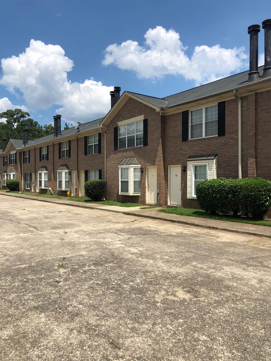 1605 Hackberry Ln in Tuscaloosa, AL - Building Photo