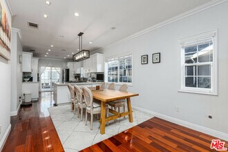 110 N Kingsley Dr in Los Angeles, CA - Building Photo - Building Photo