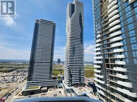 8 Interchange Wy in Vaughan, ON - Building Photo