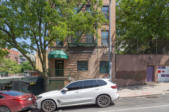 1351 Park Ave in New York, NY - Building Photo - Building Photo