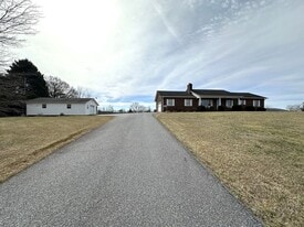 583 Damascus Church Rd in Statesville, NC - Building Photo