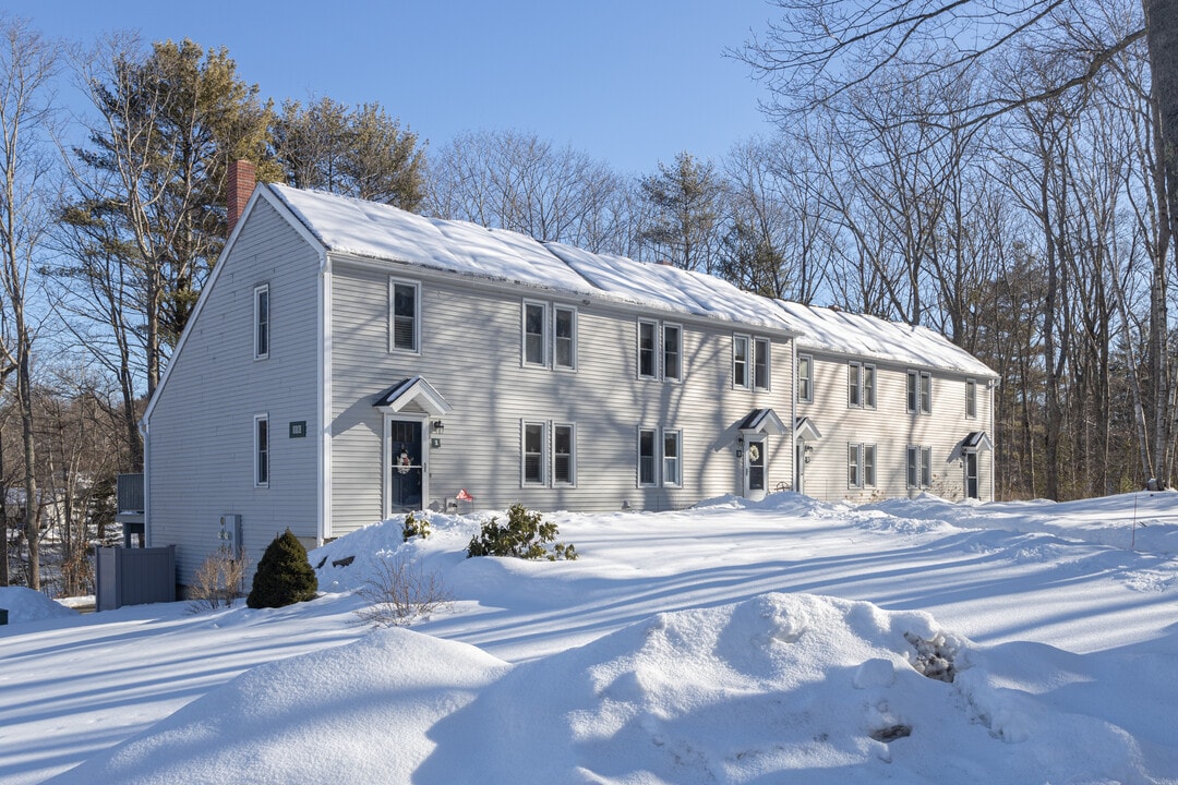 Yorke Woods in York, ME - Building Photo